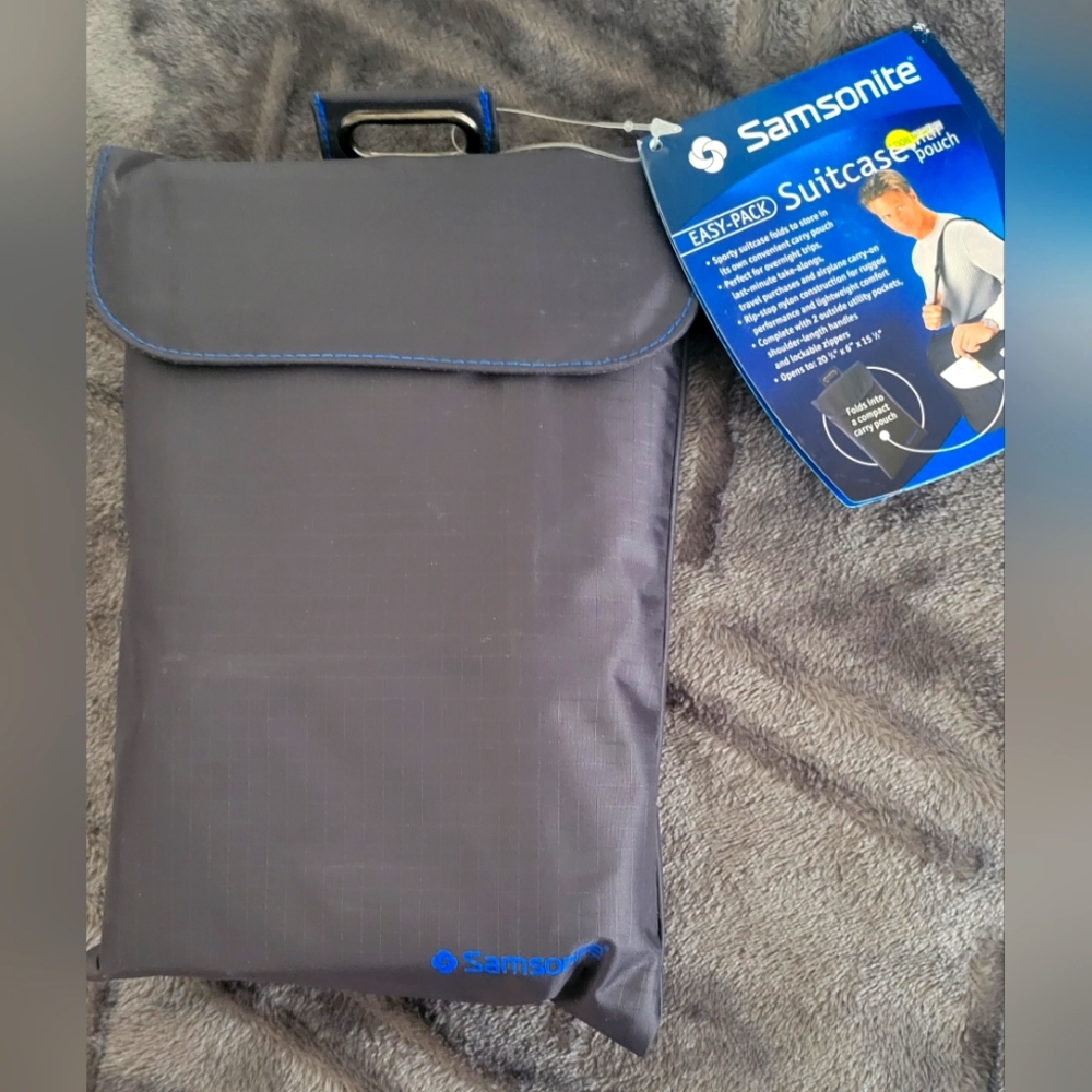 New Samsonite fold up travel carryall. Flights/sports/vacation/day trips
